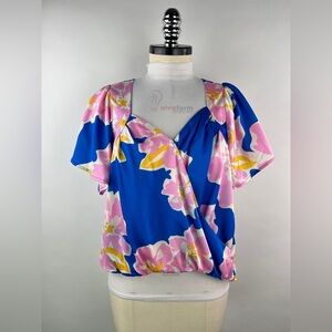 💚 3404. Floral Crossover Flared Sleeve Blouse